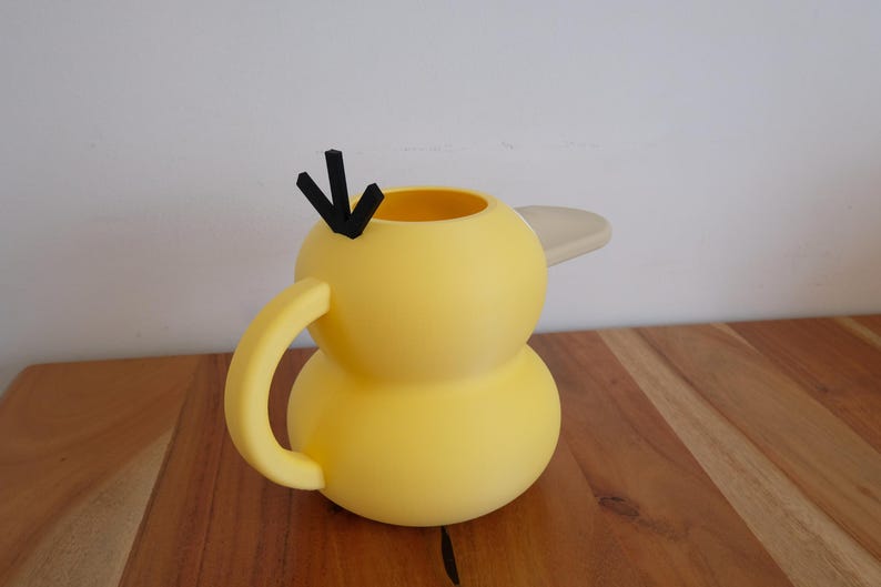 Psyduck Enton Gießkanne | 3D-gedruckte Pokémon Sprayduck Kanne | 1L Pflanzengießer & Sammler Deko – Fun Geschenk für Fans