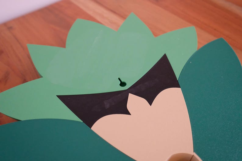 Pokémon Ogerpon Teal Maske – 3D-gedruckte Cosplay Maske & Wanddeko | Handgefertigt, Türkis, Glitzer-Details